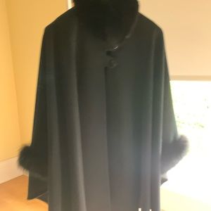 Cape style cashmere overcoat fur collar and cuffs